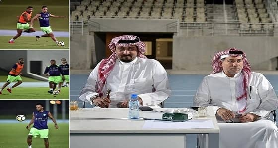 بالصور.. الأهلي يواصل استعداداته للقاء الاتفاق بدوري المحترفين