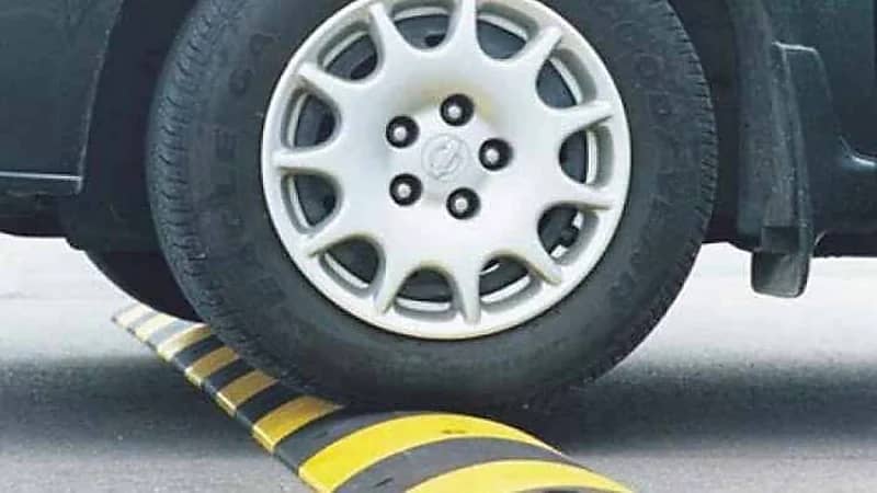 كيفية خفض أضرار المركبات من مطبات الشوارع