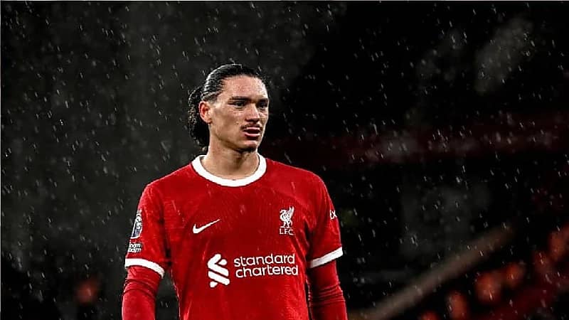 سلوت ينتقد داروين نونيز