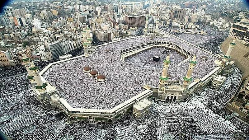 الموارد البشرية: للعامل الحق في أداء فريضة الحج مدفوعة الأجر وفق شروط محددة