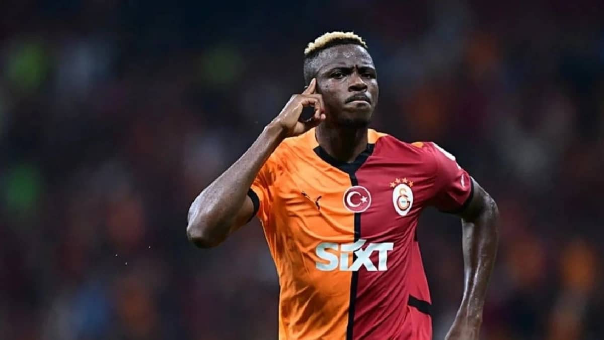 غوميز: اقترحت على أوسيمين الانضمام للهلال وعندما رأيت غلطة سراي تنحيت جانبا