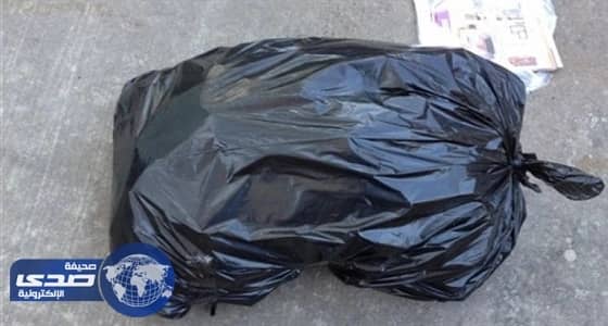 امرأة تثير الذعر بعد تركها كيس بلاستيك في فناء مدرسة بالرياض
