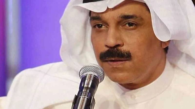 حزن عبدالله الرويشد خلال عزاء الفنان الراحل عبدالكريم عبدالقادر  (فيديو)