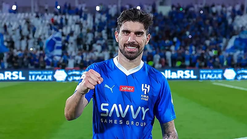 6 لاعبين بالهلال مهددين بالإيقاف عن نصف نهائي مونديال الأندية