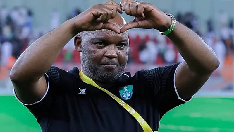 موسيماني يقترب من كايزر تشيفز الجنوب أفريقي