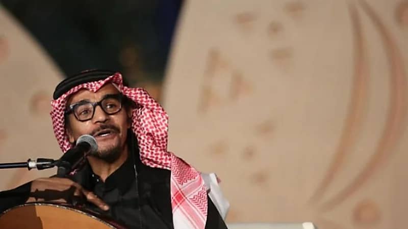 الفنان رابح صقر يتعهد بالغناء للفريق الفائز في نهائي كأس الملك