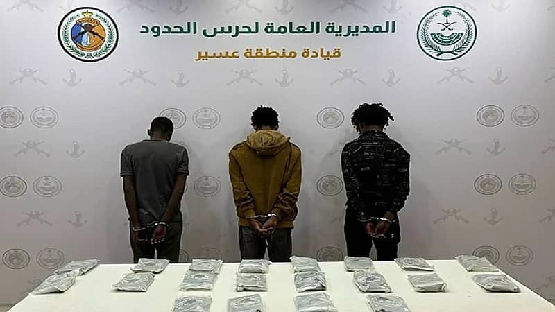 القبض على 3 مخالفين واحباط تهريب 122 كلجم من المواد المخدرة