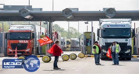 استمرار اضراب سائقي شاحنات نقل الوقود في فرنسا