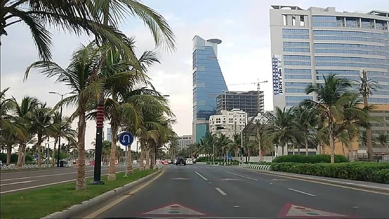 إغلاق طريق الكورنيش الفرعي بجدة استعدادا للفورمولا 1