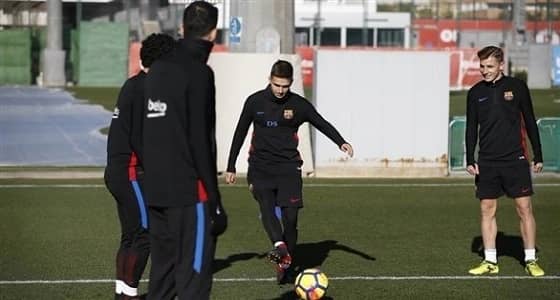 بعد هزيمته.. تدريبات صباحية للاعبي برشلونة بغياب الأساسيين
