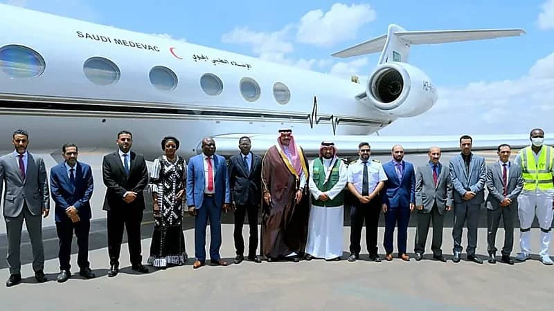 بتوجيه خادم الحرمين الشريفين .. نقل التوأم البوركيني للمملكة .. صور