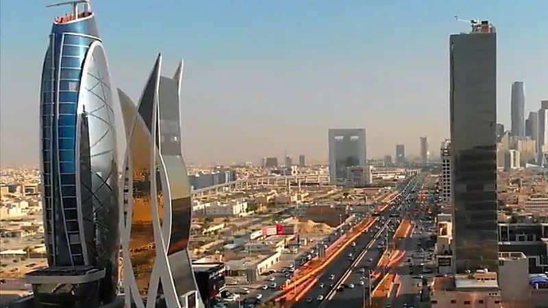 المغلوث: الإقامة المميزة ستفتح الأبواب لكل من يشكِّل قيمة مضافة للاقتصاد الوطني .. فيديو