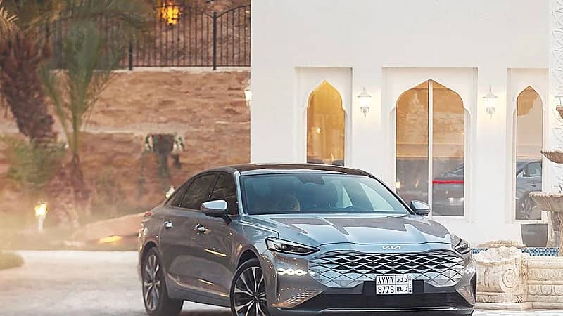 بالصور .. مميزات وأسعار سيارة كادينزا 2022 في المملكة