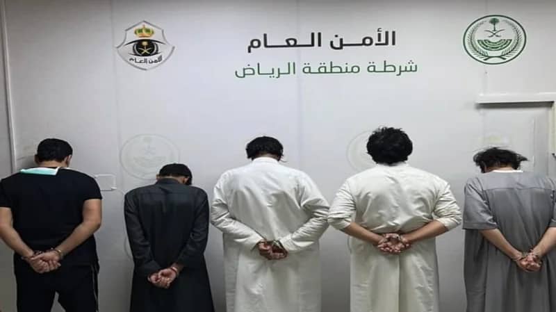 شرطة الرياض تسترد (10) مركبات وتقبض على سارقيها