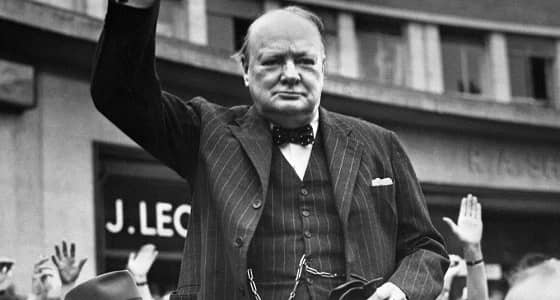 " جونسون " يوضح دور ماء زمزم في حياة " تشرشل "