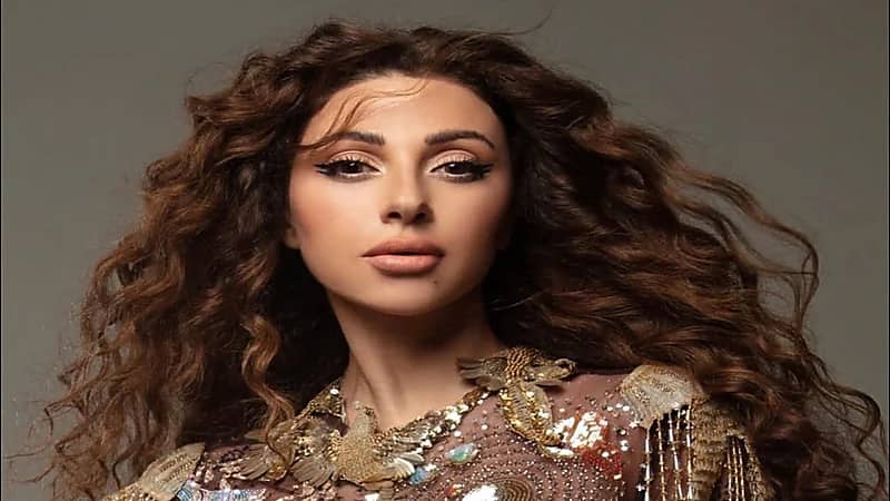 ميريام فارس تحتفل بعيد ميلادها بفستان قصير.. صور