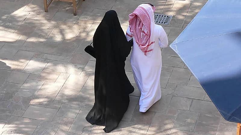 صاحب مكتب للزواج: وقعت حالات ابتزاز لشخصيات اعتبارية بسبب زواج المسيار .. فيديو