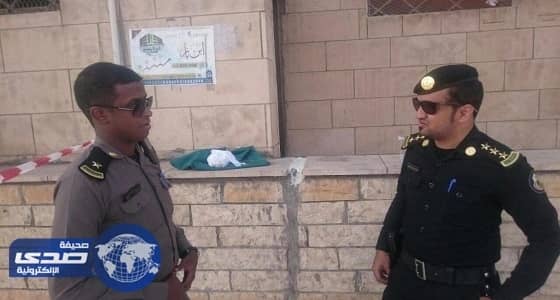 بالصور.. العثور على جثة جنين أمام بوابة جامع بالطائف
