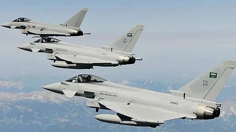 تدمير 15 آلية عسكرية ومقتل 140 عنصرا حوثيا بمأرب