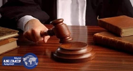 محاكمة عربية تشتري أرقام هواتف بأسماء زميلاتها بالشارقة