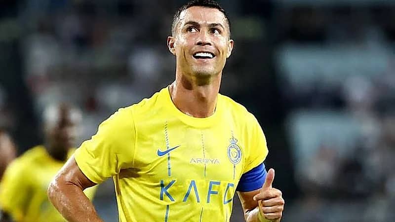 رونالدو يلبي حلم طفل مريض