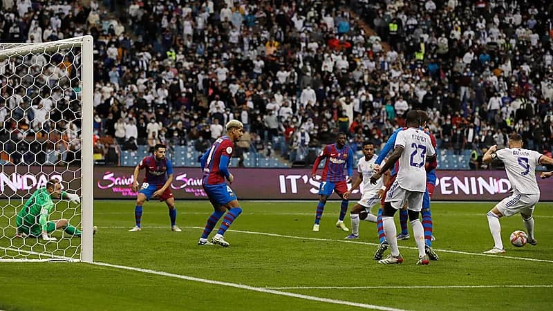 السوبر الإسباني.. ريال مدريد يصعق برشلونة بثلاثية