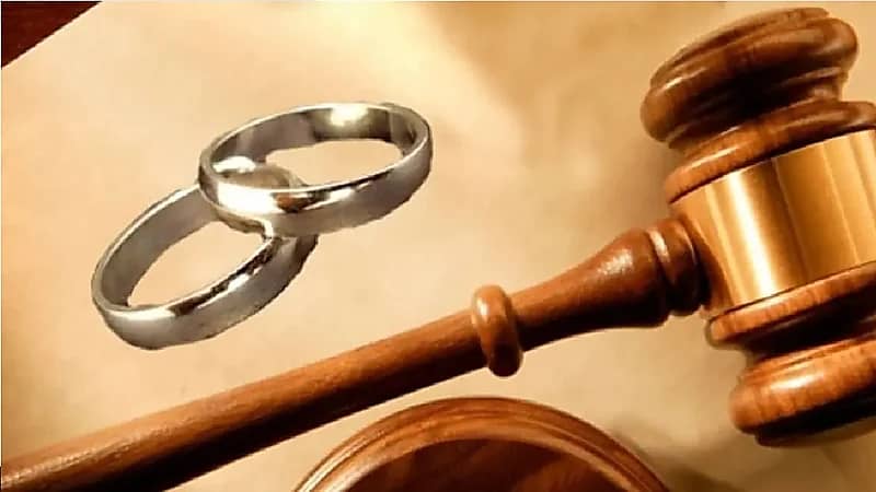 عبد الرحمن بن مساعد تعليقاً على استقالة قرداحي: "كاذب قبل أن يكون وزيرًا"
