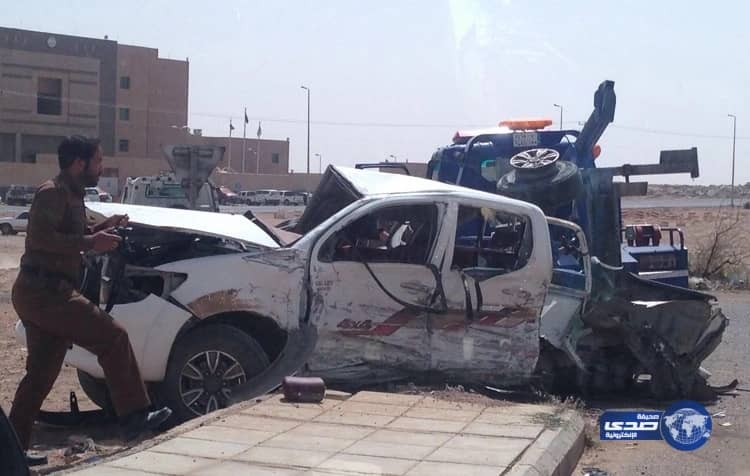 شاهد.. شاب يعتدي بالضرب والركل على ممرضة داخل مستشفى 