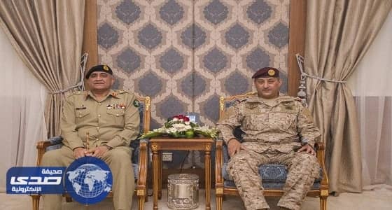 الفريق فهد بن تركي يستقبل قائد الجيش الباكستاني