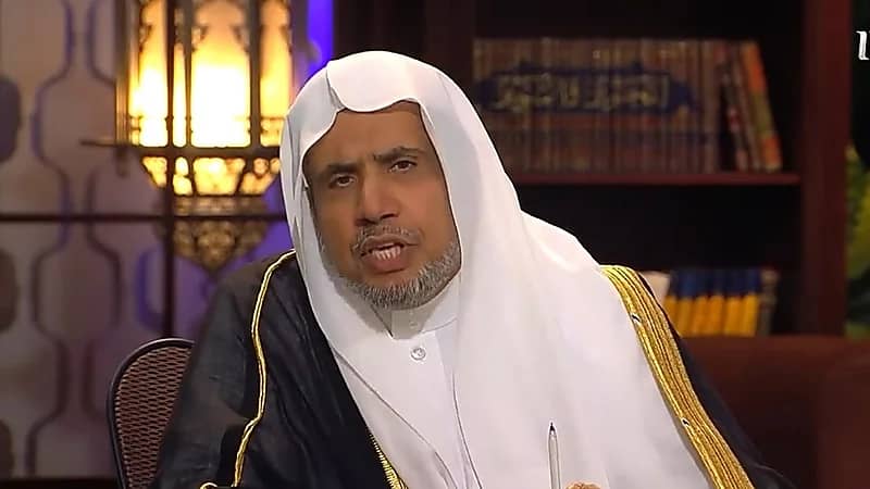 العيسى: أكل الستيك والبطريق وخنزير البحر حلال (فيديو)