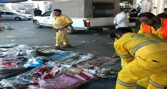 بالصور.. مصادرة 46 طنا خضار وفاكهة وتسليم 116 عاملا للجهات المختصة بالرياض