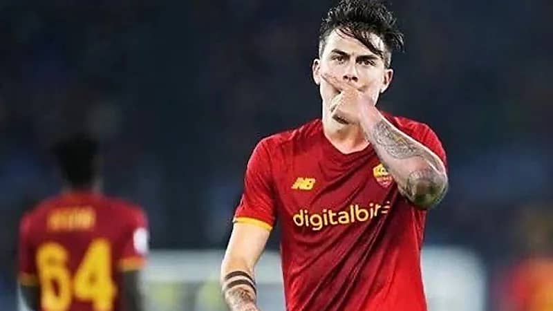 أندية في دوري روشن جاهزة لضم ديبالا لاعب روما