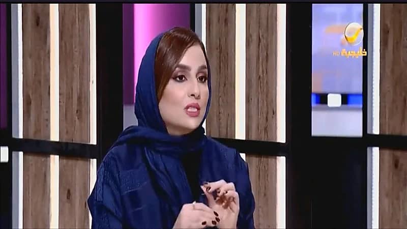 استشارية تكشف عن أبرز أعراض حساسية الجلد الناتجة عن استخدام الجوالات