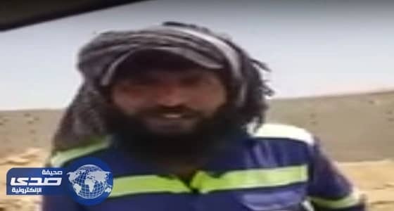 بالفيديو.. عامل نظافة يكمل آيات قرآنية بدون أخطاء