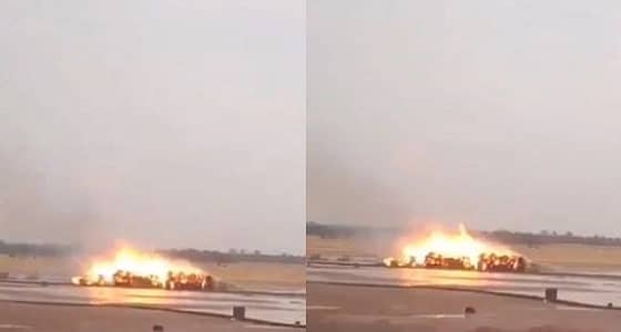 بالفيديو.. احتراق الأعلاف بسبب صاعقة بحائل