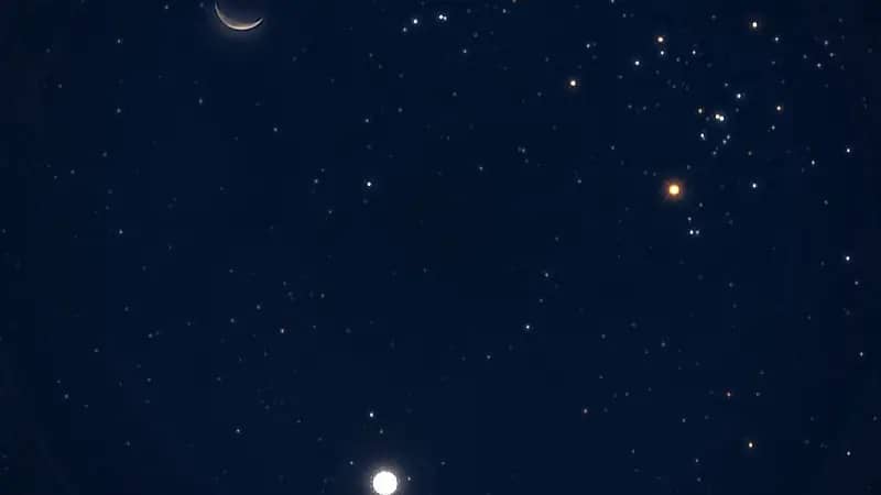 مثلث سماوي نادر يضيء فجر الإثنين فوق الأفق الشرقي