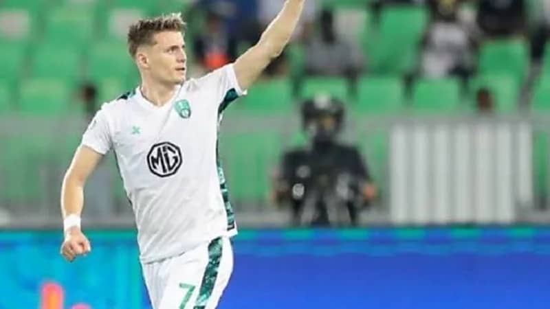 أليوسكي يرحل عن الأهلي بقرار من يايسله