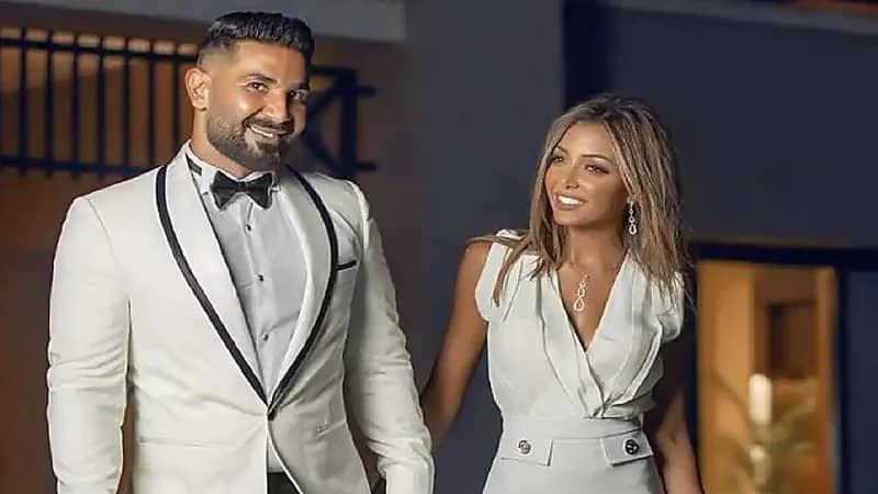 ابنتهما تعرضت لحادث..الكشف عن سبب طلاق أحمد سعد وعلياء بسيوني