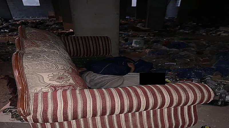 العنف الأسري يتفاعل مع حالة يتيم يسكن مكانًا مهجورًا دون معيل