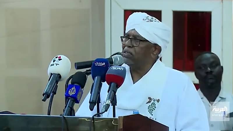 "البشير" يعترف لأول مرة أمام القضاء أنه قائد ومفجر ثورة الانقاذ الوطني (فيديو)