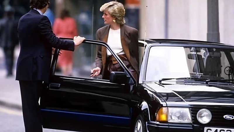بالصور.. بيع إحدى سيارات الأميرة ديانا بمبلغ 850 ألف دولار