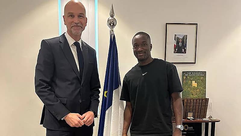 القنصل الفرنسي في جدة يستقبل محترف الإتحاد