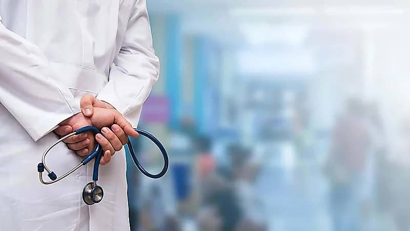 حالات تتطلب الذهاب لاستشاري جينات طبية قبل الزواج أو الحمل