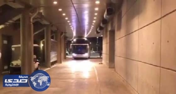 بالفيديو.. حافلة الأخضر تتعرض لحادث