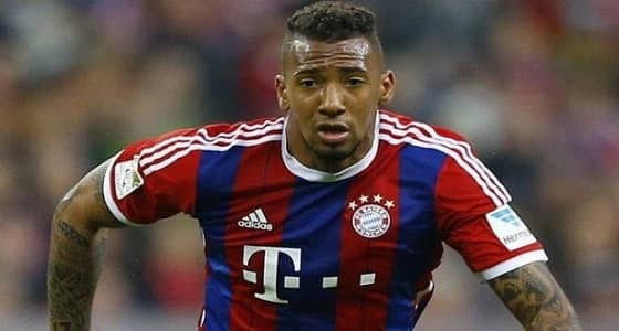 الوشوم تغطي جسد بواتينج .. لذلك يتحمل الألم