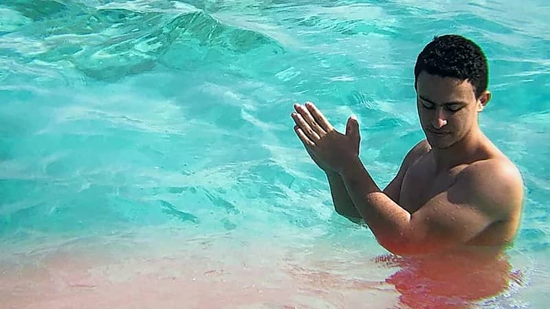 ياسين السقا يطلب احترام الخصوصية بعد إعلان والده الانفصال