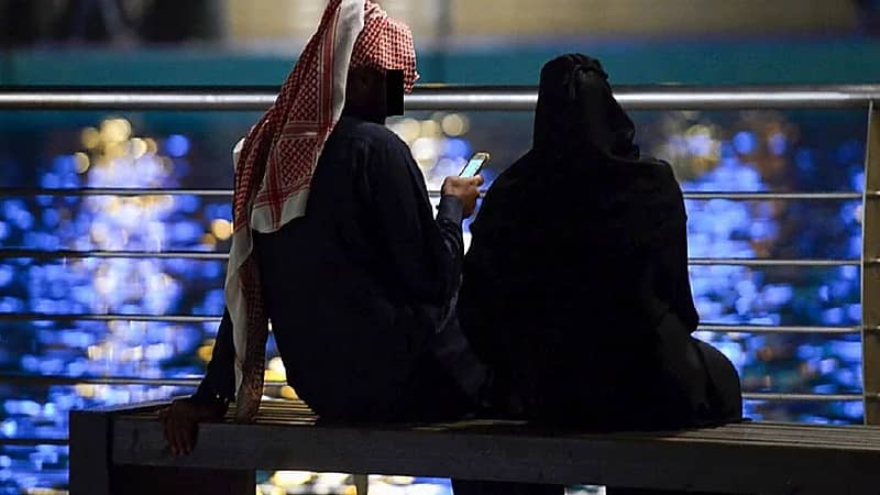 "مستشار أسري" يوضح 8 أسرار لفهم الزوجة