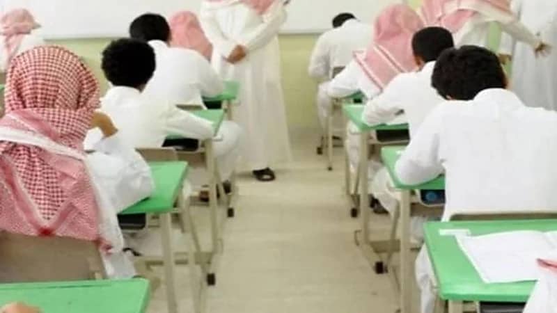 "حماية المستهلك" توضح مدى أحقية المدارس الأهلية في حجب شهادة الطلاب لعدم السداد