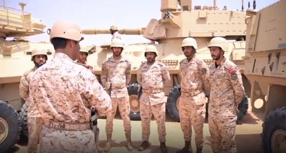 بالفيديو.. قصة مؤثرة لمرابط بالحد الجنوبي وابنه في خندق واحد  