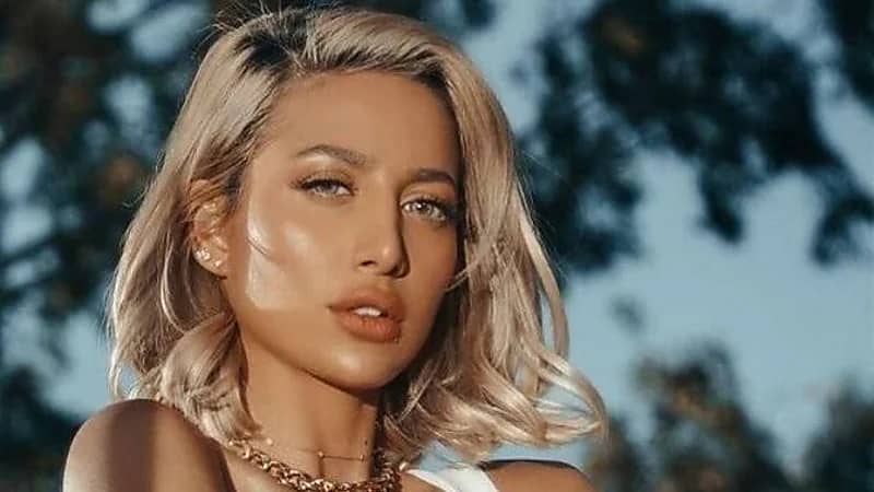 بالفيديو.. طليق مودل روز يتهمها بالاعتداء عليه